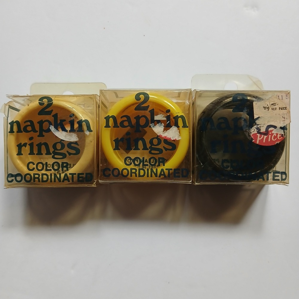 Vintage Sponge Clean Products Plastic Napkin Rings Set of 6 Yellow Brown Cream